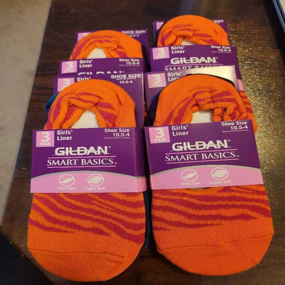 4 packs of Girls Gildan Smart basics liners shoe size 10.5-4